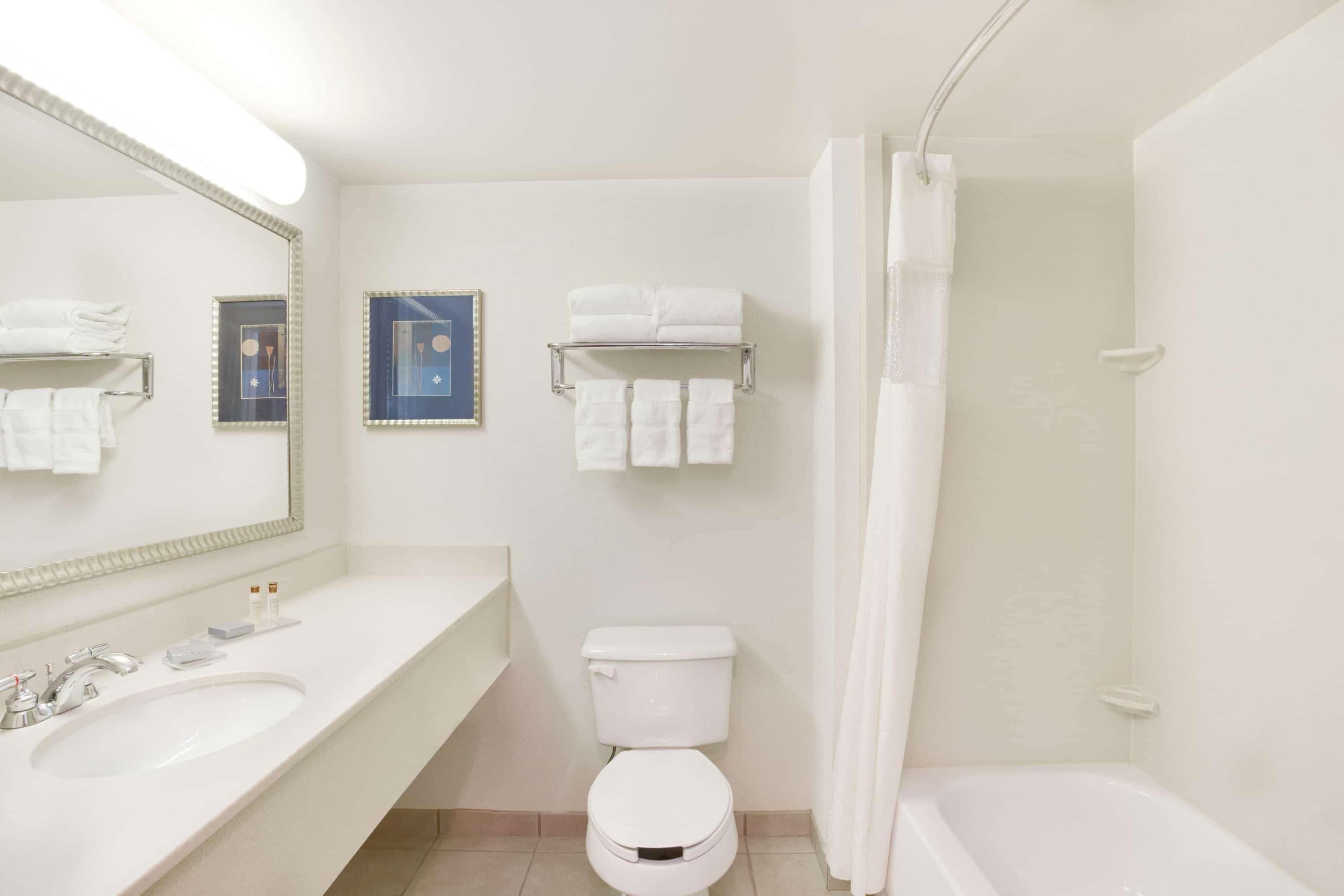 Wingate By Wyndham Bridgeport Clarksburg Hotel Ngoại thất bức ảnh